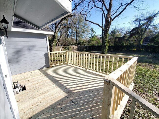 Building Photo - 4514 Willowbrook Blvd