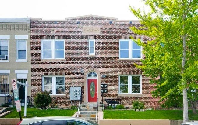 Building Photo - 326 14th Place Northeast