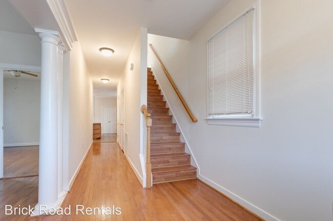 Building Photo - 4 br, 2.5 bath House - 719 Catherine St