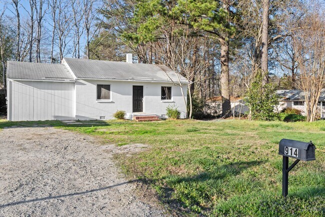 Foto del edificio - 914 Ranch Farm Rd