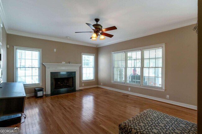 Foto del edificio - 4000 Hogans Mill Ln
