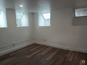 Building Photo - 325 1st Ave