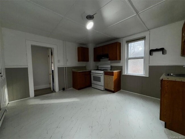 Building Photo - 14 Kelly Hill Rd