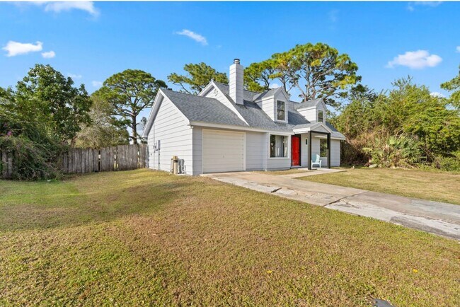 Building Photo - Welcome to your new home in Palm Bay, FL, ...