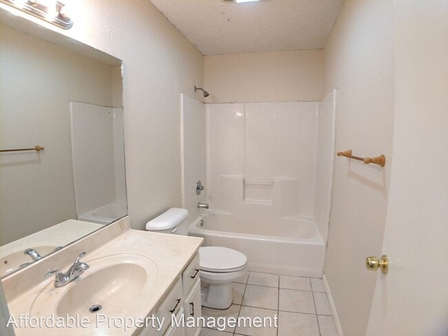 Building Photo - 111 Las Palmas St