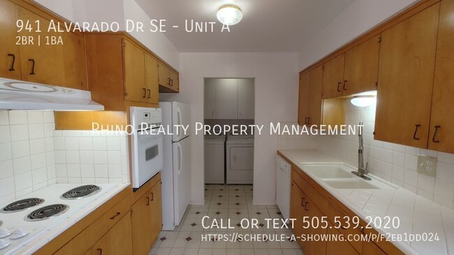 Foto del edificio - Lovely 2 Bedroom, 1 Bath With a Garage In ...