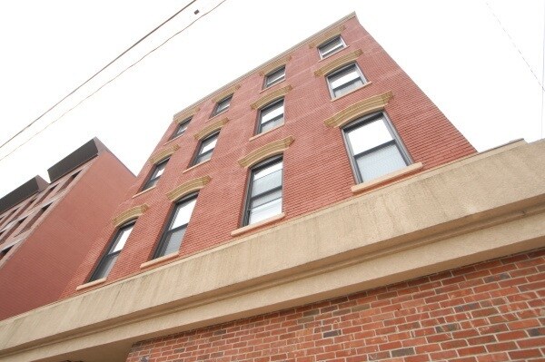 Primary Photo - 331 Grand St