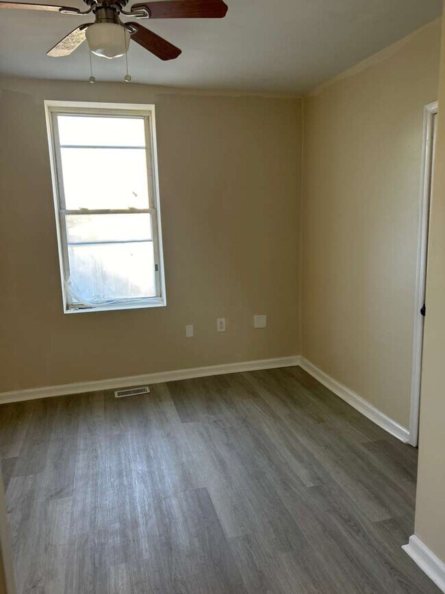 Foto del edificio - 1265 Reservoir Ave