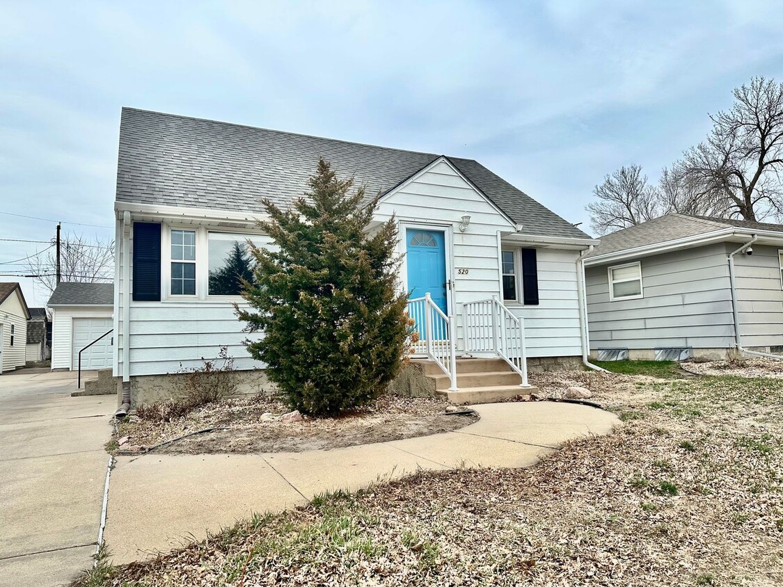 Primary Photo - 3 Bedroom House in Sioux Falls!