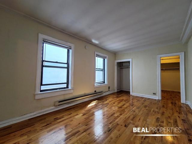 Foto del edificio - 0 bedroom in CHICAGO IL 60610