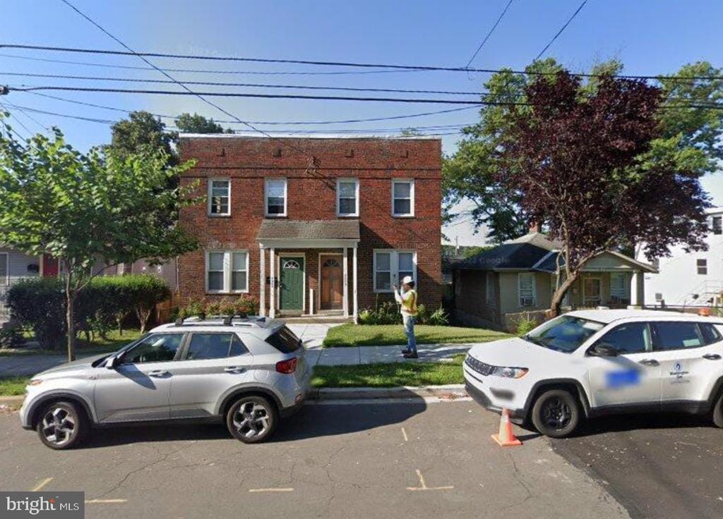 Primary Photo - 4243 Eads St NE