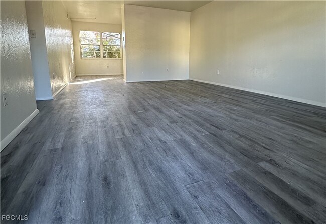 Foto del edificio - 4623 SW 8th Pl