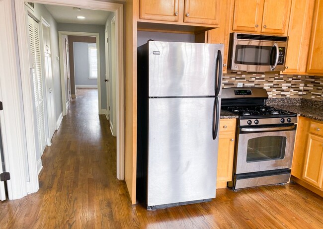 Foto del edificio - 3552 N Southport Ave