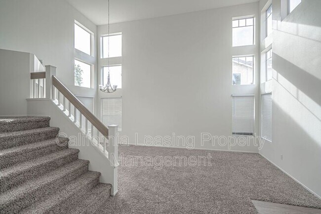 Foto del edificio - 30420 Yosemite Dr