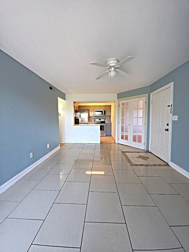 Building Photo - Beautiful 1 Bedroom + Den at Village Creek