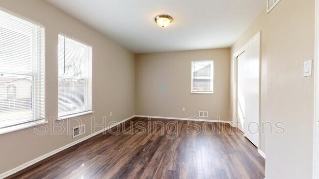 Foto del edificio - 8004 E 120th St