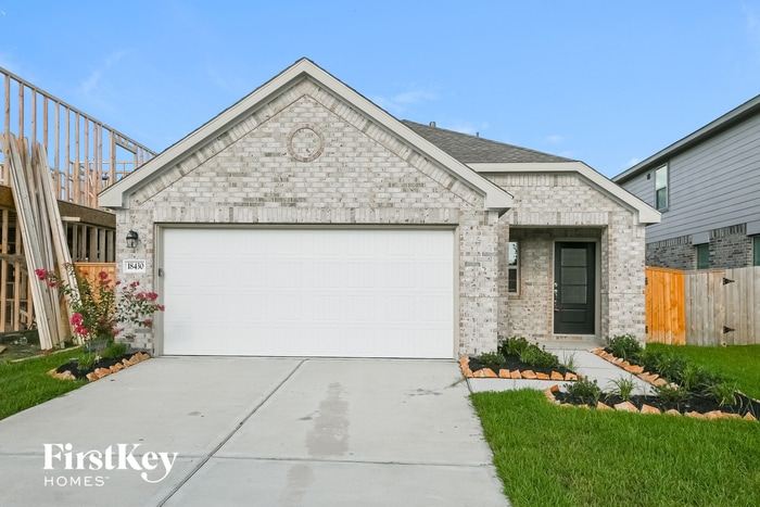 Foto principal - 18430 Summit Ranch Dr