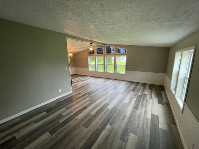 Foto del edificio - 279 W 350 S