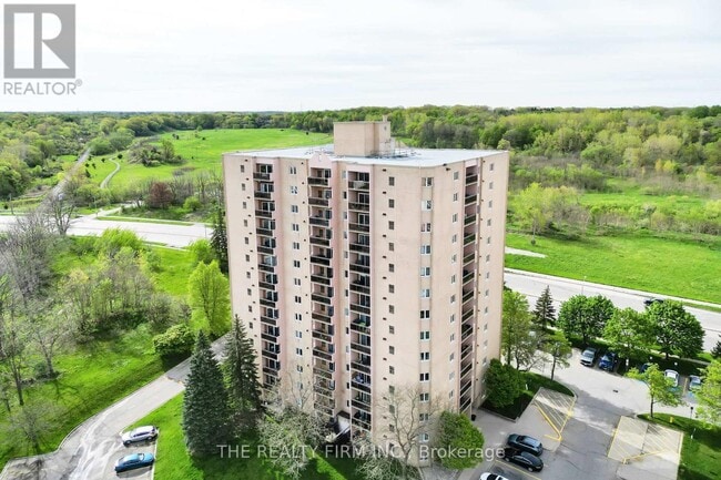 Building Photo - 860 Commissioners Rd E