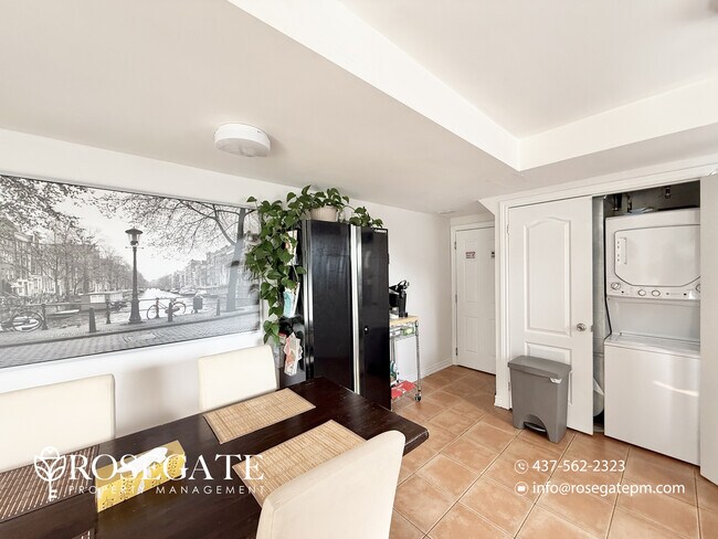 Building Photo - All-Inclusive 3-Bedroom Corner Apartment with Balcony & In-Unit Laundry – Toronto