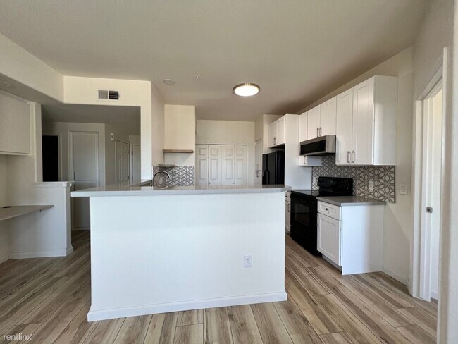 Foto del edificio - 2 br, 2 bath Condo - 9820 North Central Av...