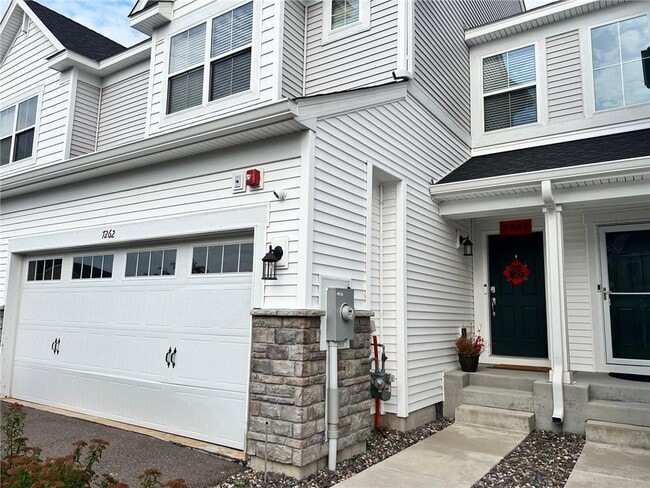 Building Photo - 7262 Zircon Ct N