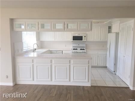 Building Photo - 3 br, 3 bath House - 115 S Lucia Ave # B