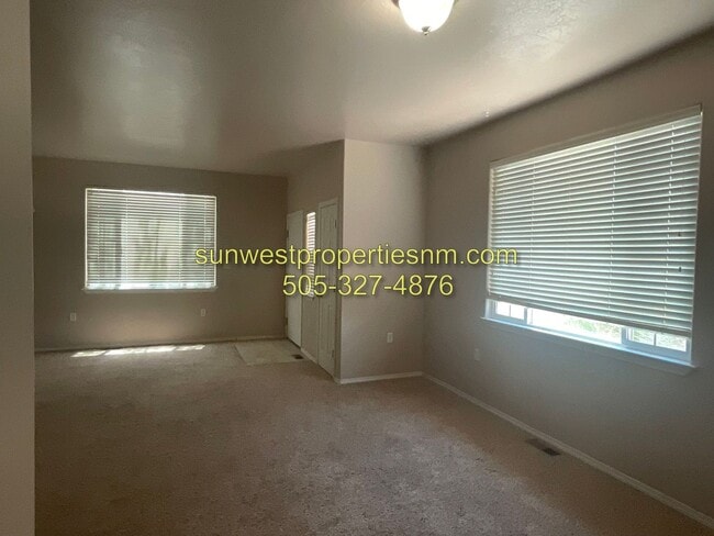 Foto del edificio - 1700 E 23rd St