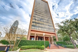 Building Photo - 5150 Hidalgo St