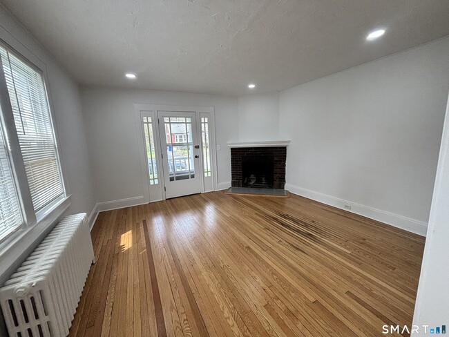 Building Photo - 10 Glendenning St