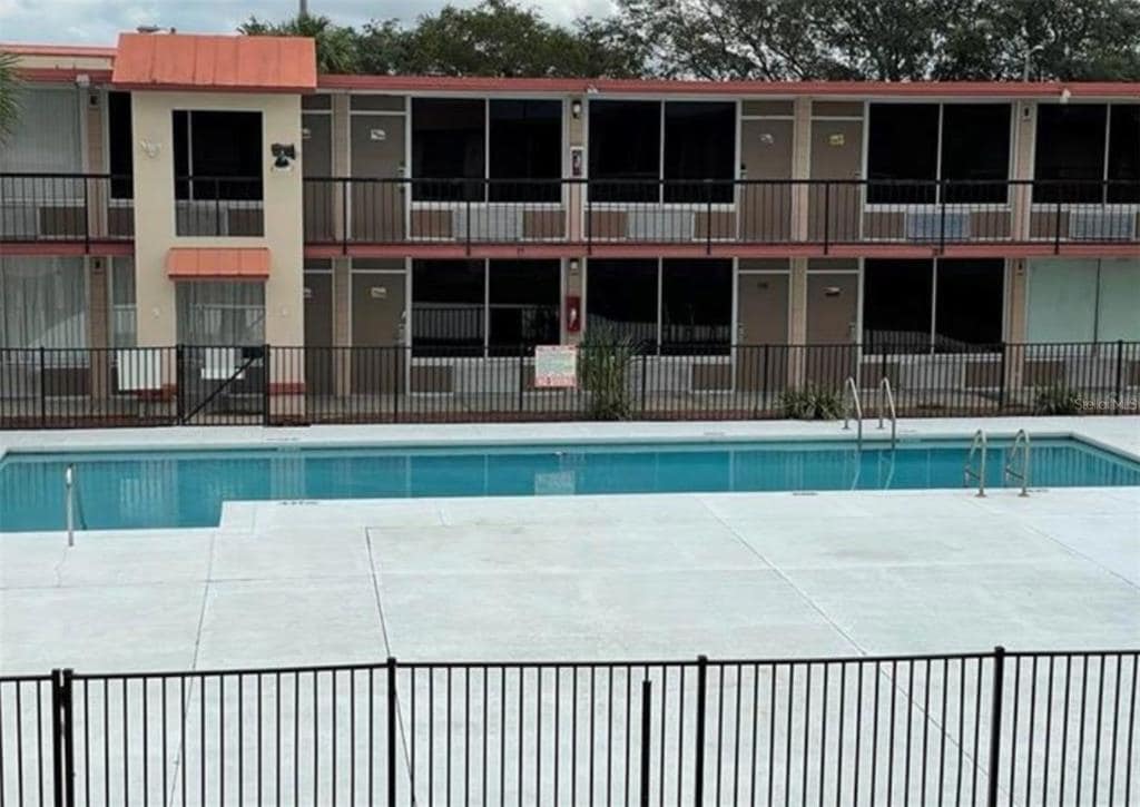 Foto del edificio - 43420 US-27