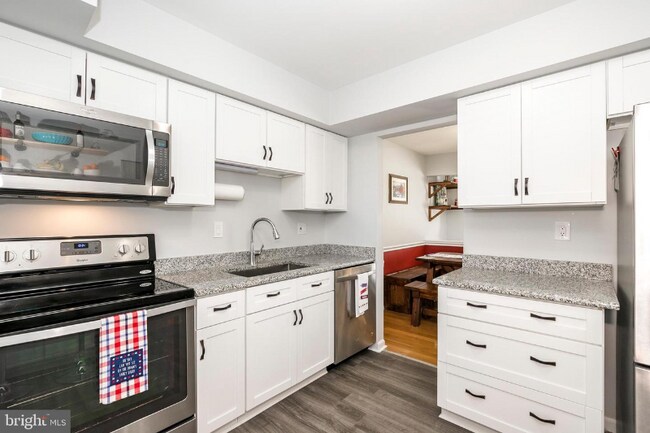 Foto del edificio - 103 Livingston Ct