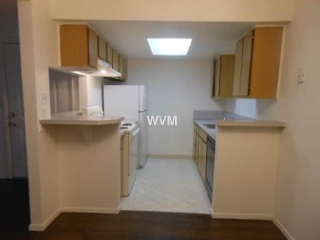 Photo - Knollwood Condos near Mississippi and Cham...