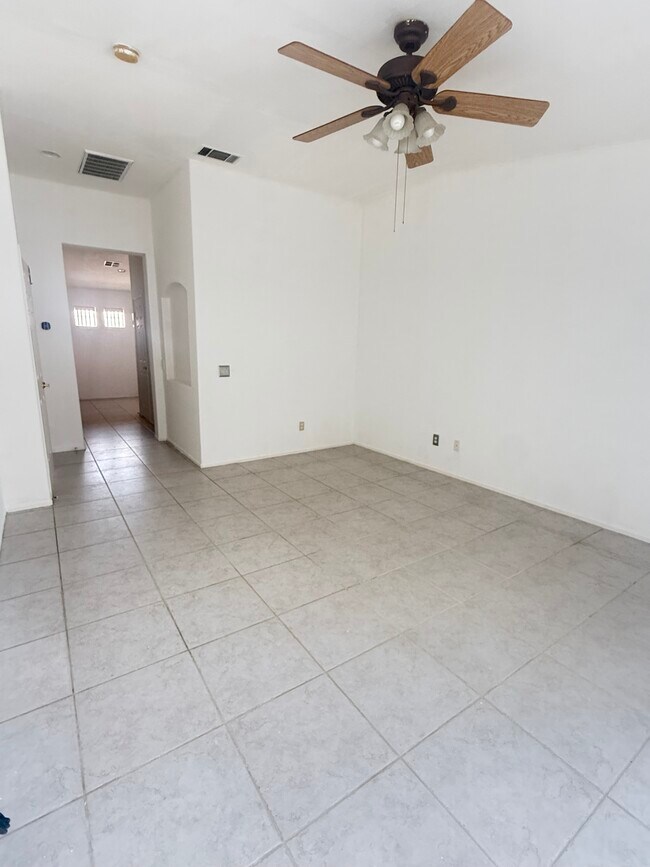 Foto del edificio - 78830 Wakefield Cir