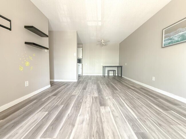 Photo du bâtiment - 2.0 bedroom in Edmonton Alberta T5Y 2L7