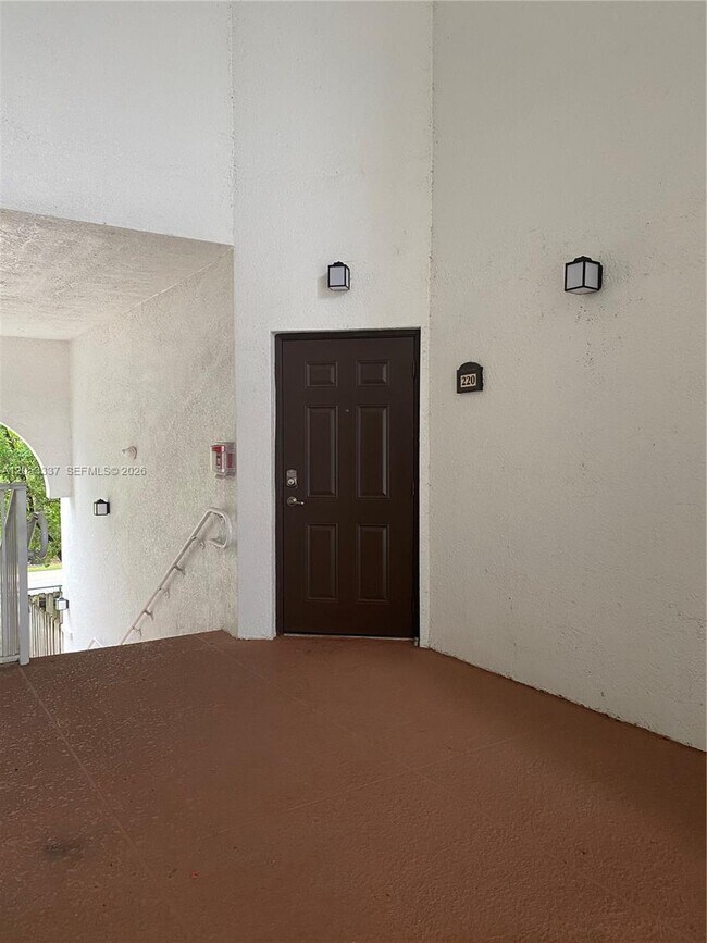 Foto del edificio - 8960 NW 97th Ave