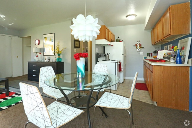 1 BR, 1 BA - 624 SF - Anthos Gardens