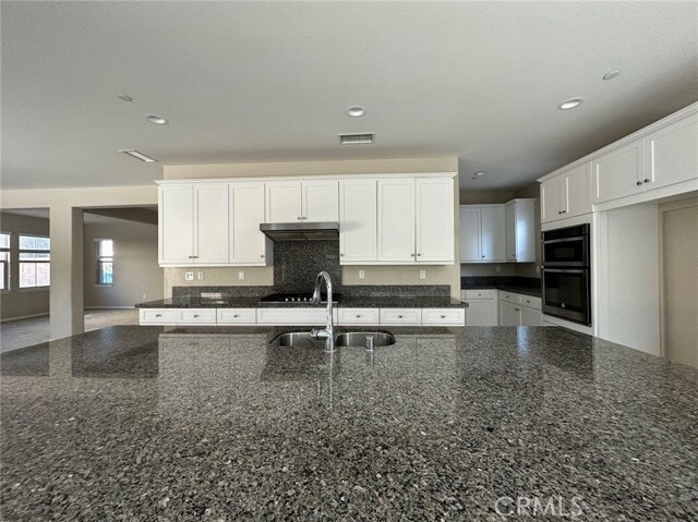 Building Photo - 5960 Nisa Dr