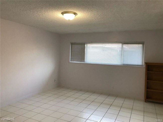 Building Photo - 3 br, 2 bath House - 1435 W Westmont Dr