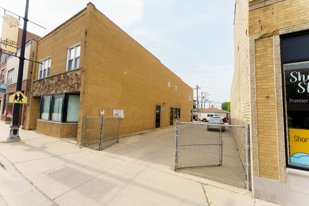 Primary Photo - 6046 W Irving Park Rd
