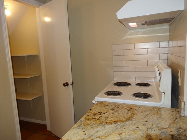 Foto del edificio - 5522 Deep Forest Dr