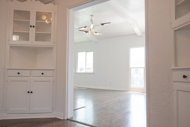 Foto del edificio - 3029 W Vernon Ave