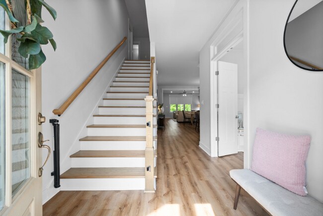 Building Photo - 248 Birnam Wood Trce