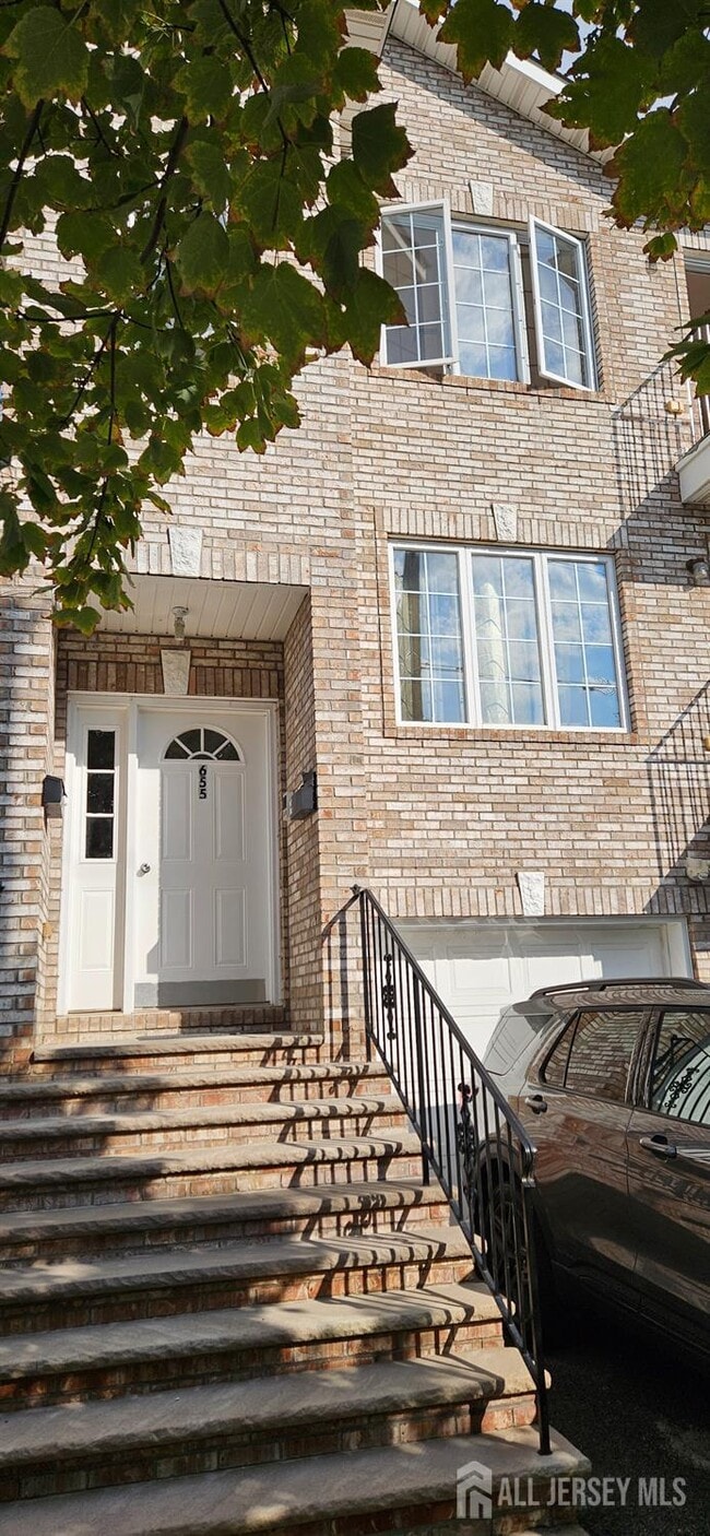 Building Photo - 655 4th St