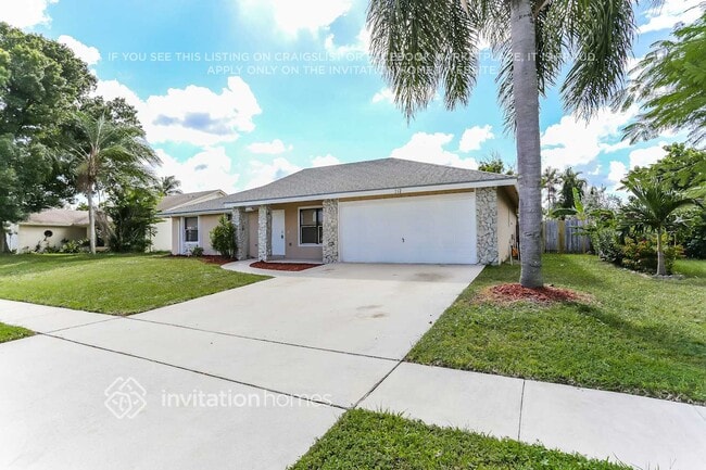 Building Photo - 112 La Mancha Ave