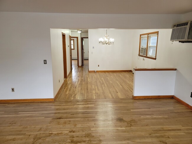 Building Photo - 1453 72nd St