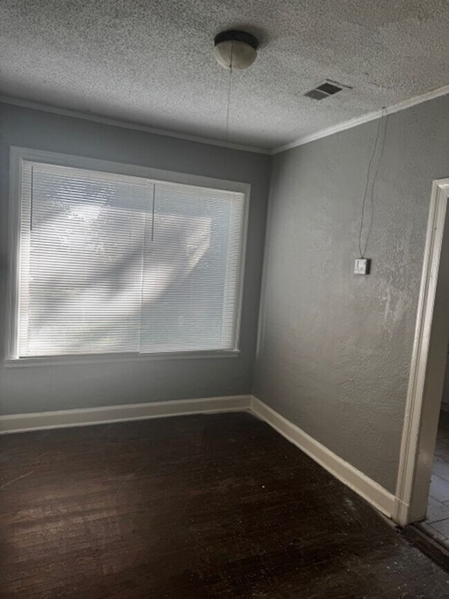 Foto del edificio - 4 Bedroom Home in Bethel Grove