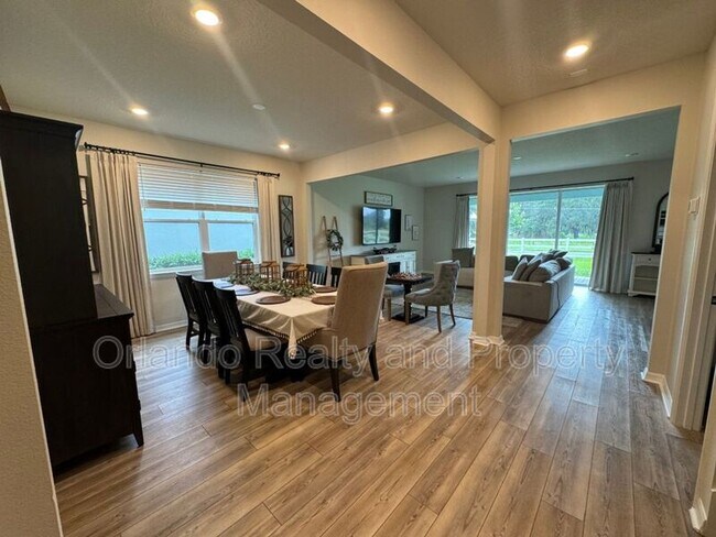 Building Photo - 5625 Cedar Chase Dr