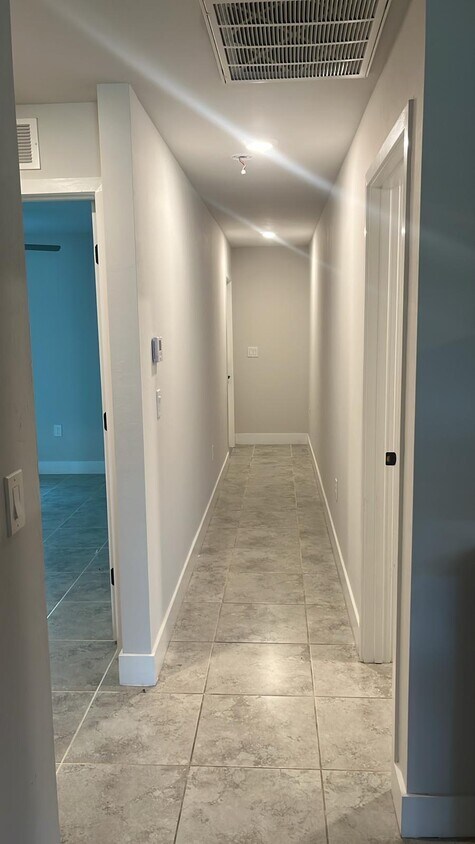 Foto principal - 3934 21st St W