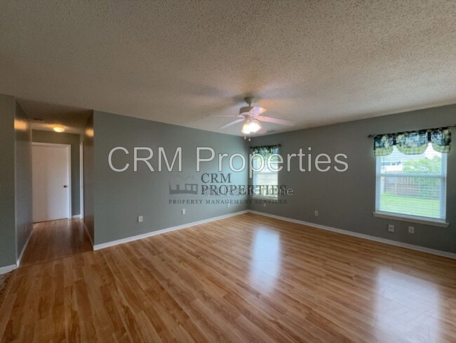 Building Photo - 1058 Springwater Rd